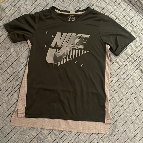 BOYS NIKE SHORT SLEEVE T-SHIRTS - Picture 3 of 5